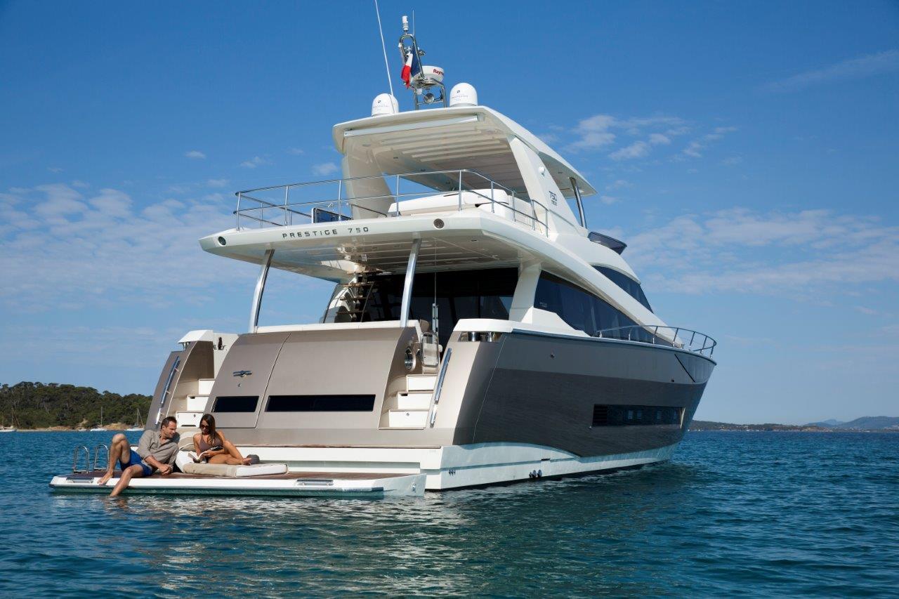 Two Awards for the PRESTIGE 750