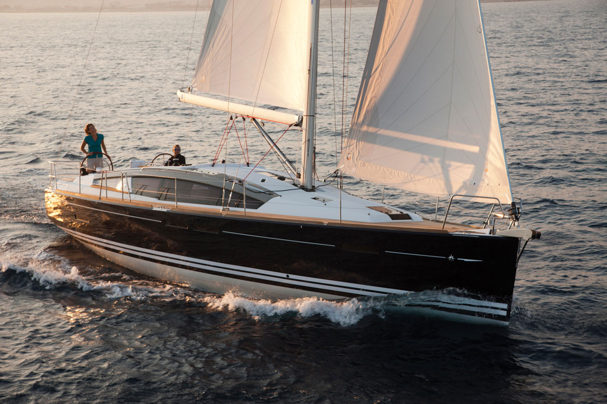 Video overview of the new Jeanneau 44 Deck Saloon
