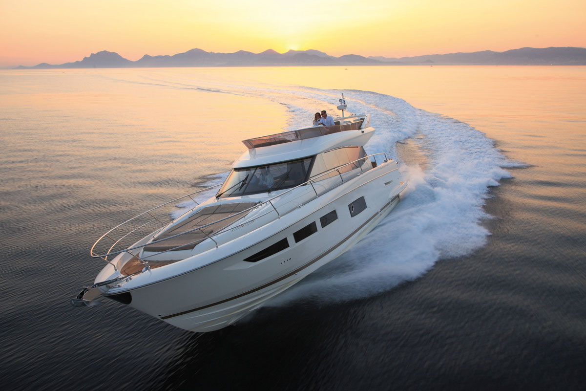 Motor Boats Monthly test the latest Prestige 550