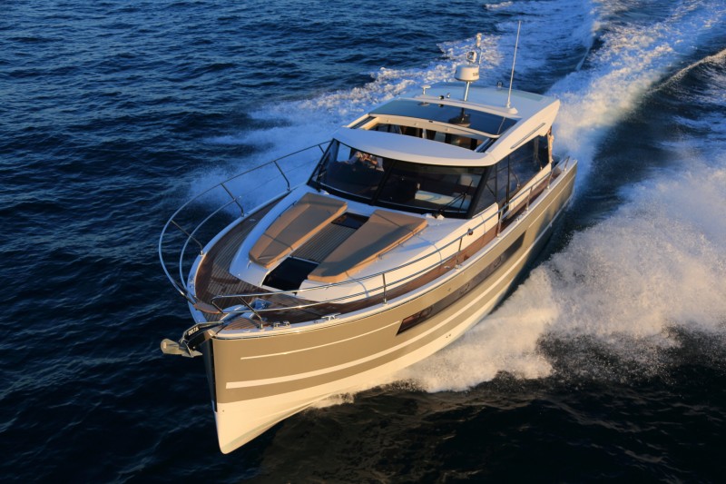 Latest video of the Jeanneau NC14