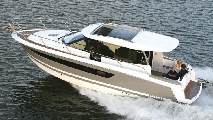 JEANNEAU NC11 : A Boat for Connoisseurs