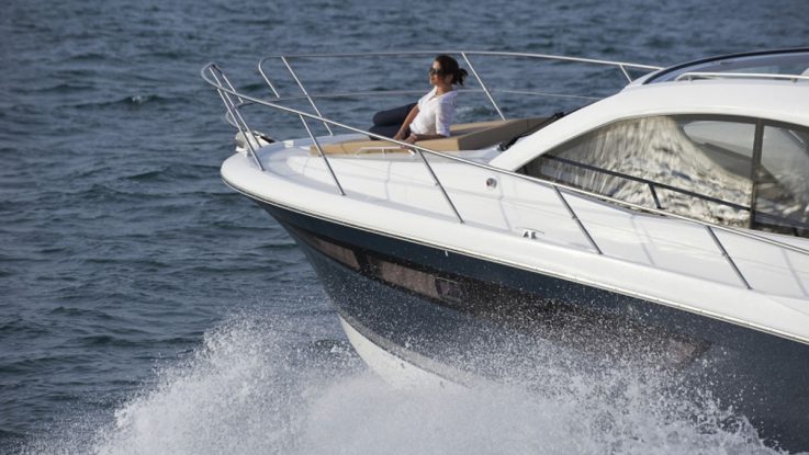 Trade a Boat mag reviews the Jeanneau Leader 10