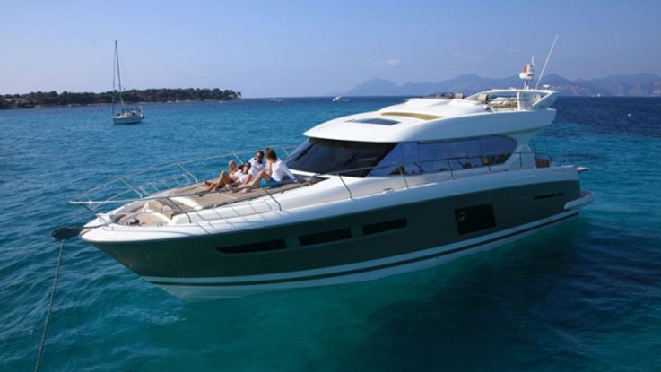 Take a 360° tour of the Prestige 620S!